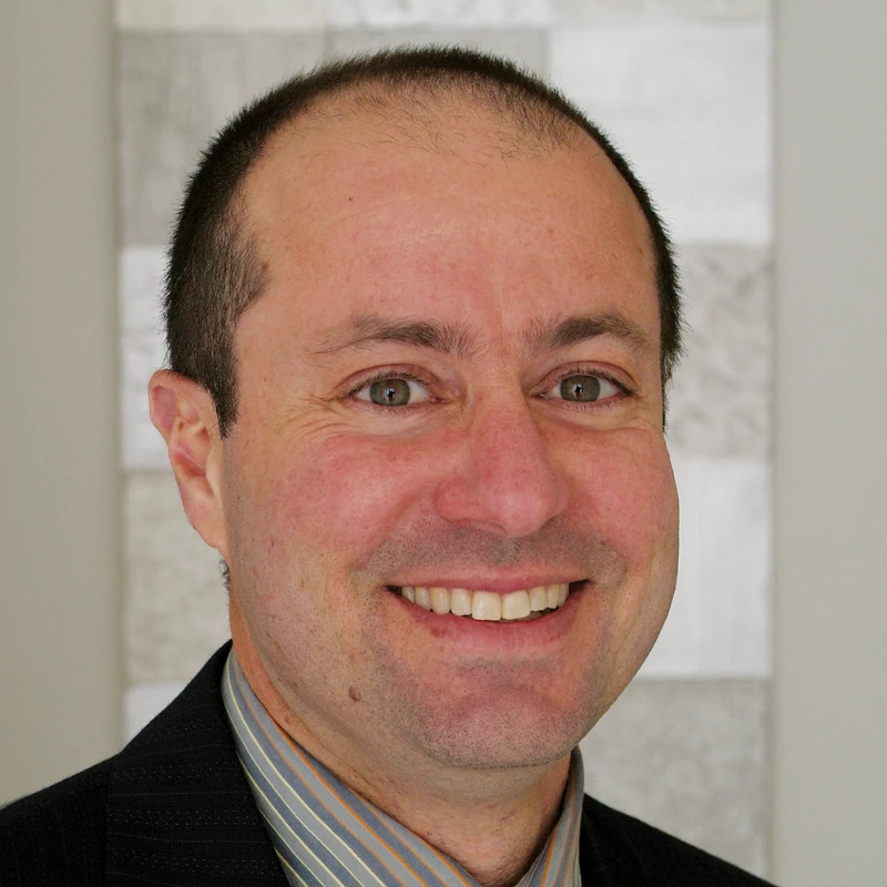 Portrait of Dr Julian Sack.